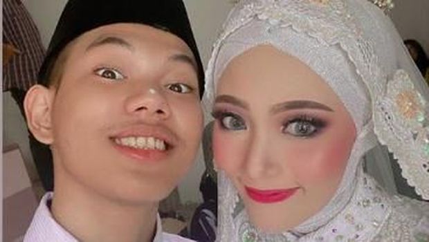 Tegar Septian dan istrinya