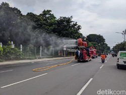 Jalan di Jakarta Disemprot Disinfektan, Dari Jl MH Thamrin-DI Panjaitan