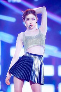 Body Goals, Ini Kumpulan Potret BLACKPINK Pamer Abs Cantik