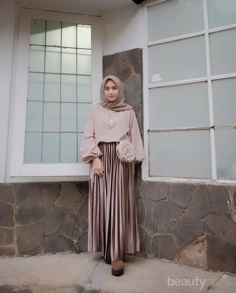 Model Baju Kondangan Rok Plisket / 9 Padu Padan Rok Plisket Untuk Si