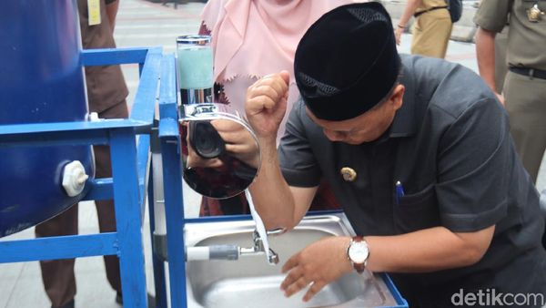 Pemkot Bandung Pasang 30 Tempat Cuci Tangan untuk Lawan Corona