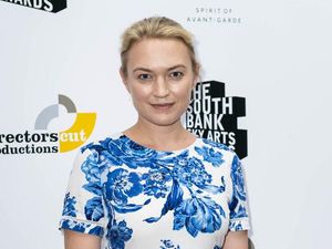 Duka Aktris Sophia Myles yang Kehilangan Ayah karena Virus Corona