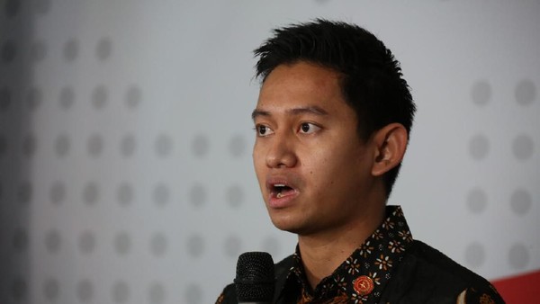 Adamas Belva Syah Devara Stafsus Presiden, Adamas Belva Syah Devara