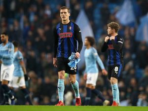 Lagi di Restoran, Pemain Bola Ini Dinyatakan Positif Corona