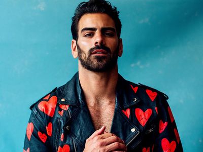 Sosok Nyle DiMarco, Model Tuli yang Tolak Tes Corona Meski Ada Gejala