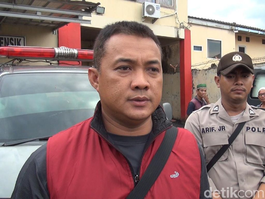 Ibu dan Anak di Banyuasin Sumsel Ditemukan Tewas dengan Luka Bacok di Kepala Ibu dan Anak di Banyuasin Sumsel Ditemukan Tewas dengan Luka Bacok di Kepala