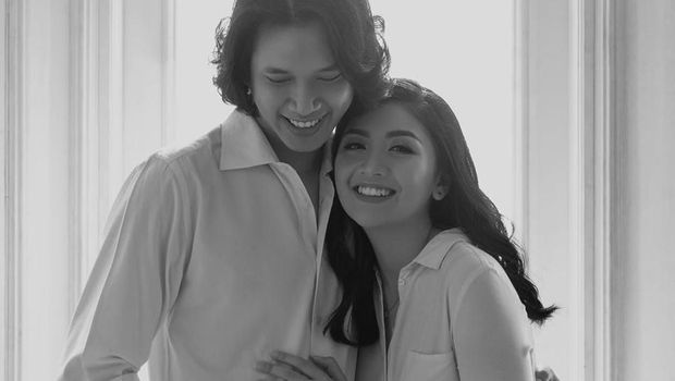 Putri Feni Rose menikah