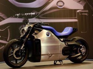 Max Biaggi Bakal Pecahkan Rekor Kecepatan Motor Listrik