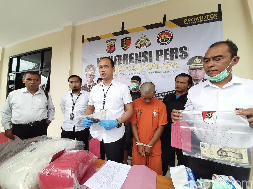 Nenek di Tasik Dibunuh Cucu Gegara Tolak Pinjamkan Uang Rp 200 Ribu Nenek di Tasik Dibunuh Cucu Gegara Tolak Pinjamkan Uang Rp 200 Ribu