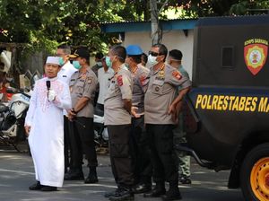 Kapolda Sulsel-Ustaz Dasad Latif Keliling Makassar, Ingatkan Bahaya Corona