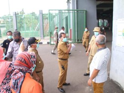 Walkot Pepen Cek Simulasi Tes Massal Corona di Stadion Patriot Bekasi