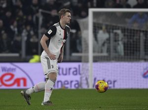 Cerita De Ligt Datang ke Toko Permen Juventus