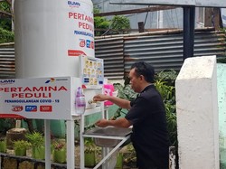 Pertamina Tambah Bantuan Tandon Air Cuci Tangan di Jayapura