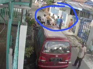 Viral Video Ibu dan Balita Tabrak Pintu Mobil, Ini yang Disesalkan Netizen