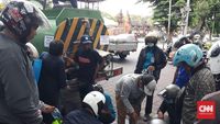 Maklumat Kapolri Bubarkan Massa Versus 'Budaya Nongkrong'