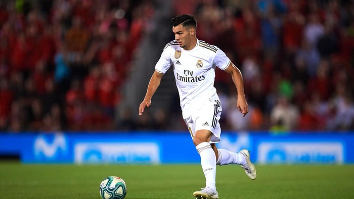 MALLORCA, SPAIN - OCTOBER 19: Brahim Diaz of Real Madrid CF runs with the ball during the La Liga match between RCD Mallorca and Real Madrid CF at Iberostar Estadi on October 19, 2019 in Mallorca, Spain. (Photo by Alex Caparros/Getty Images)
