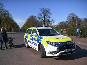 Polisi Nekat Drag Race Pakai Mobil Dinas, Berakhir Nahas