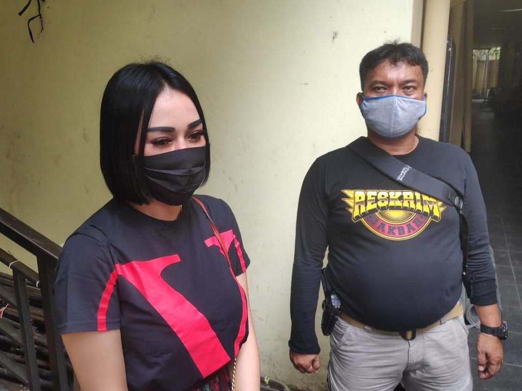 Polres Jakbar Kembangkan Kasus Senpi Ilegal, DJ Bebby Fey Diperiksa