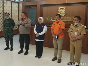 Khofifah Imbau Masyarakat Tunda Resepsi Pernikahan Cegah Corona