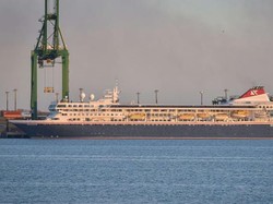 Kapal Pesiar Ini Terkatung-katung di Laut Karibia karena Corona