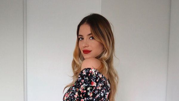 Gaya Istri Pesepakbola yang Dikritik, Foto Tanpa Busana Saat Pandemi Corona