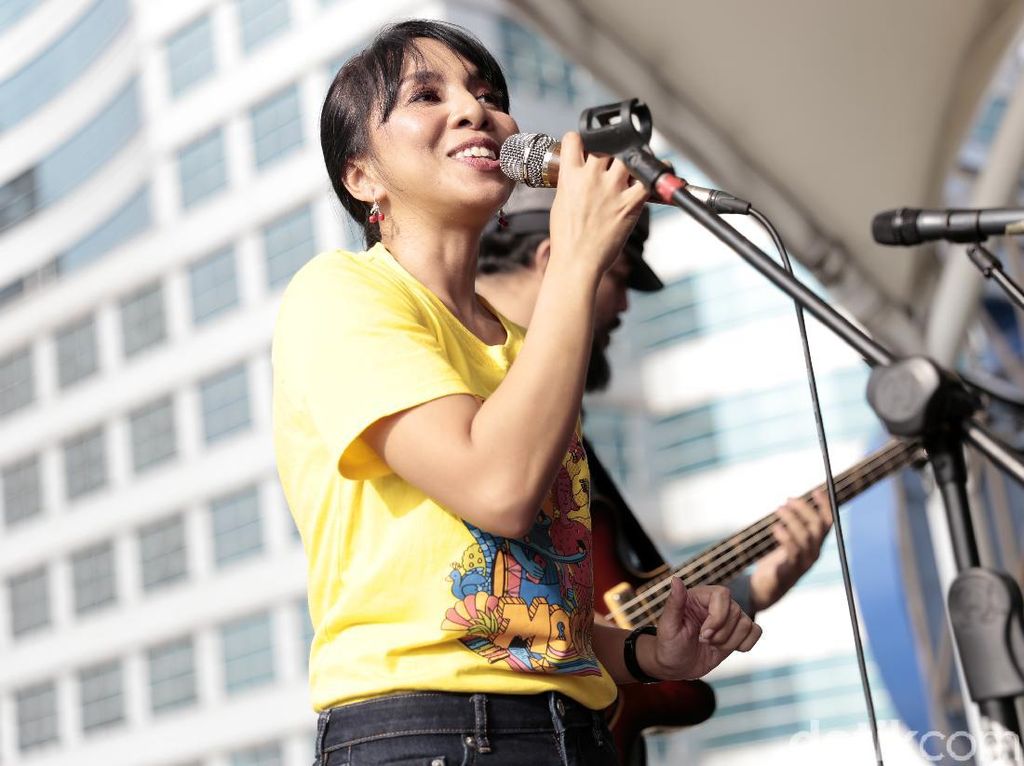 Lirik dan Chord Stars In Your Eyes oleh Mocca Lirik dan Chord Stars In Your Eyes oleh Mocca