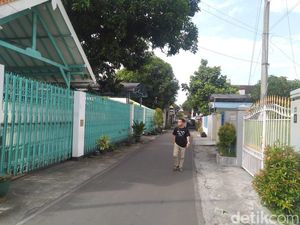 Ibu dan Balita Tabrak Pintu Mobil hingga Viral, Begini Kondisi Korban