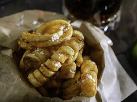 Resep Potato Curly, Nikmatnya Kentang Goreng yang Lebih Gurih & Crispy