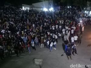 Buruh Pabrik Pakaian Dalam di Magetan Demo Gegara Gajinya Belum Dibayar