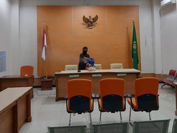 Cegah Corona, Ruang Sidang-Tahanan PN Jaksel Disemprot Disinfektan