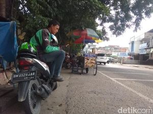 Pandemi Corona, Pendapatan Ojol-Taksi Online Babak Belur di Pekanbaru