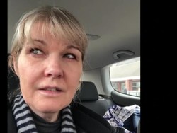 Perawat Ini Nangis Karena Tak Kebagian Bahan Makanan Akibat Panic Buying