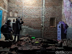 Rumah di Mojokerto Ambruk Diterjang Angin Kencang, Satu Orang Tewas