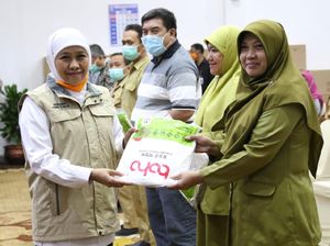 64 RS Rujukan Corona di Jatim Dapat 7.100 APD dari Khofifah