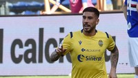 Hellas Verona juga telah mengumumkan bahwa salah satu pemain mereka, Mattia Zaccagni, positif terkena Covid-19. Paolo Rattini/Getty Images.