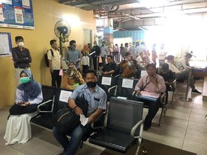 Lakukan Pembatasan Layanan Paspor, Imigrasi Jaksel Masih Ramai