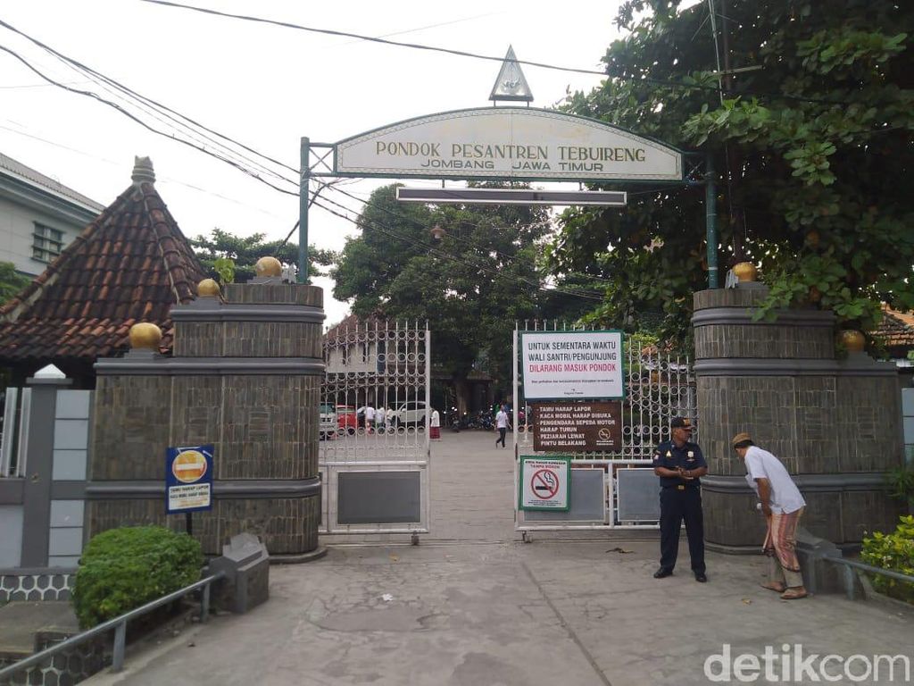 Ponpes Tebuireng Pulangkan Ribuan Santri Cegah Penyebaran Corona Ponpes Tebuireng Pulangkan Ribuan Santri Cegah Penyebaran Corona