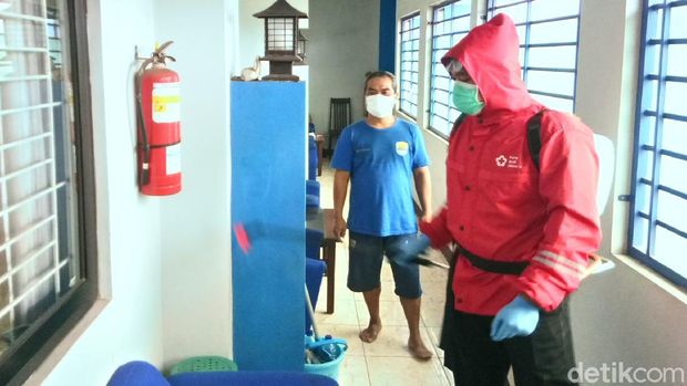 Mess Pemain Persib Bandung Disemprot Desinfektan