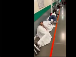 Miris! Kehabisan Tempat Tidur, Pasien Corona Spanyol Berbaring di Lorong RS