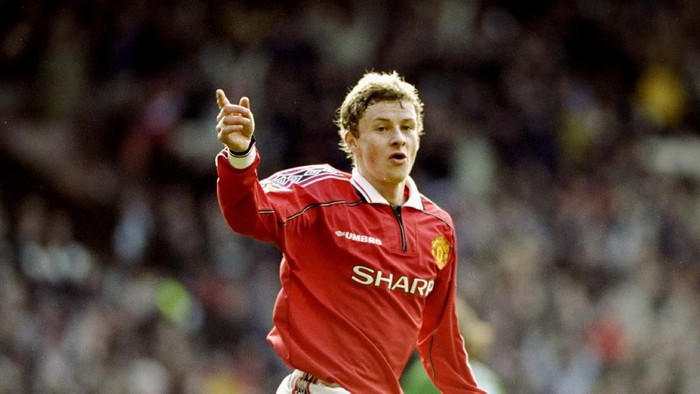 4 Mar 2000:  Ole Gunnar Solskjaer celebrates his goal for Manchester United during the FA Carling Premiership match against Liverpool at Old Trafford in Manchester, England. The game ended 1-1.  Mandatory Credit: Clive Brunskill /Allsport