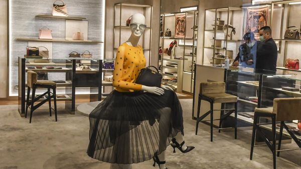 Pusat Perbelanjaan yang Mulai Tutup Sebagian Toko Gegara Corona