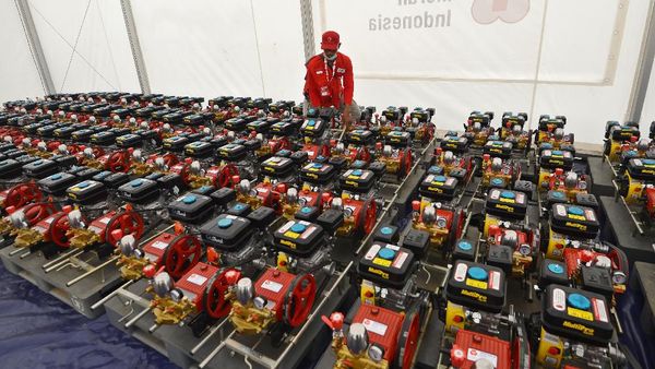 Menengok Isi Gudang Logistik PMI untuk Penanganan COVID-19