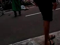 Viral Video Petugas Pakai APD Evakuasi Wanita di Bandung, Begini Faktanya