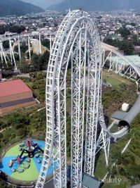 Roller Coaster Paling Menyeramkan Ada Di Jepang, Berani Coba?