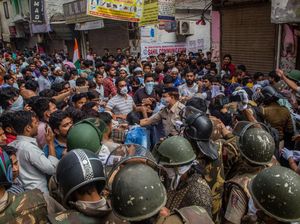 Video Warga India Panik Dilockdown