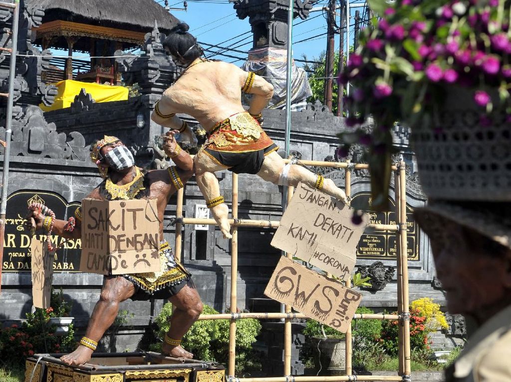 Ogoh-ogoh di Bali juga Pakai Masker Cegah Corona Ogoh-ogoh di Bali juga Pakai Masker Cegah Corona