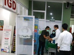 Jokowi Tiba di RS TNI Slamet Riyadi, Ditemani Gibran