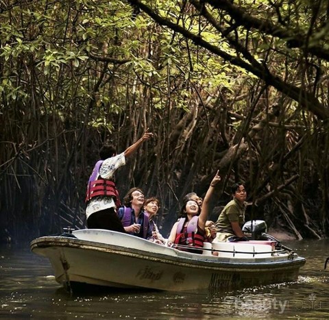 Kayak Mimpi, Tempat Wisata ala Negeri Dongeng Ini Ada di ...