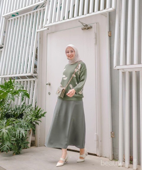 Mau Tampil Keren dengan Outfit Warna Hijau Army? Ini Tipsnya!