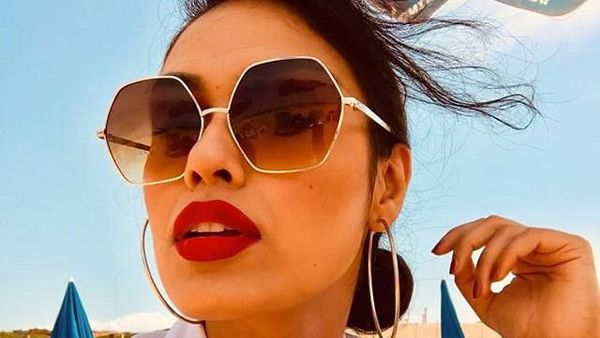 Curhat Sedih Ratu Kecantikan yang Juga Dokter Saat Terjebak Lockdown